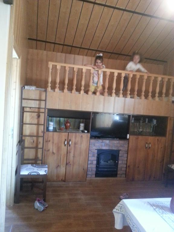 Bungalow Perotonar Ideal Para Familia Con Ninos La Puebla de Cazalla Exterior photo